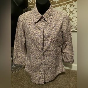Maurice’s Floral Button Down Long Sleeve Shirt. Size Small.